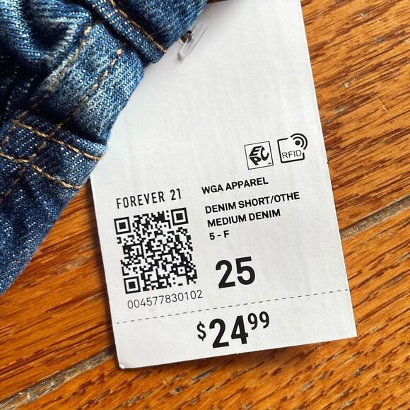 Forever 21 daisy embroidered medium wash denim jeans fringe shorts size 25 NWT - Picture 5 of 10